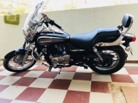 Black Bajaj Avenger Cruise 220