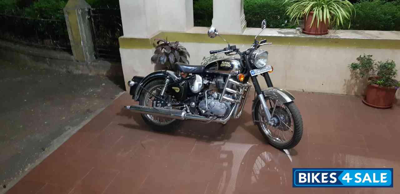 Black Royal Enfield Classic Chrome