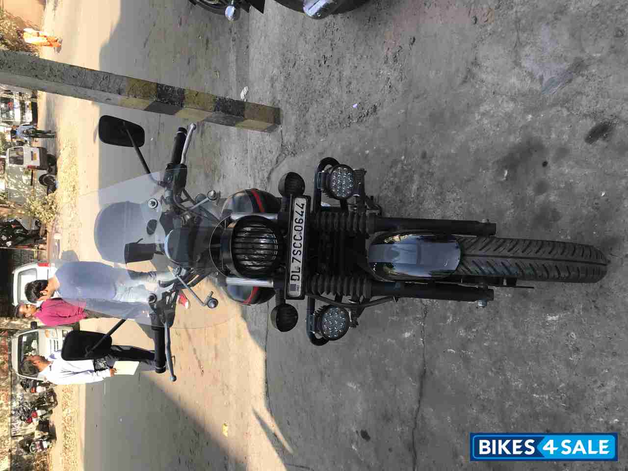 Black Bajaj Avenger Street 220