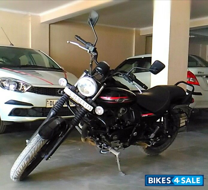 Black Bajaj Avenger Street 220