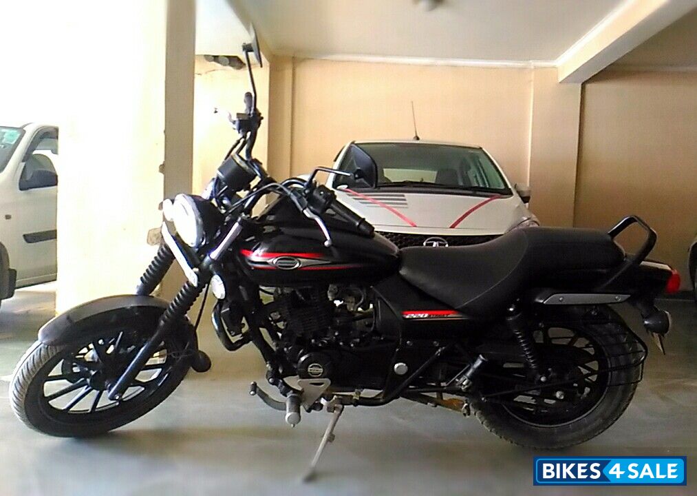 Black Bajaj Avenger Street 220