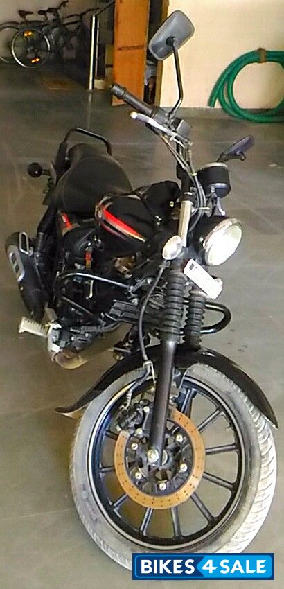 Black Bajaj Avenger Street 220