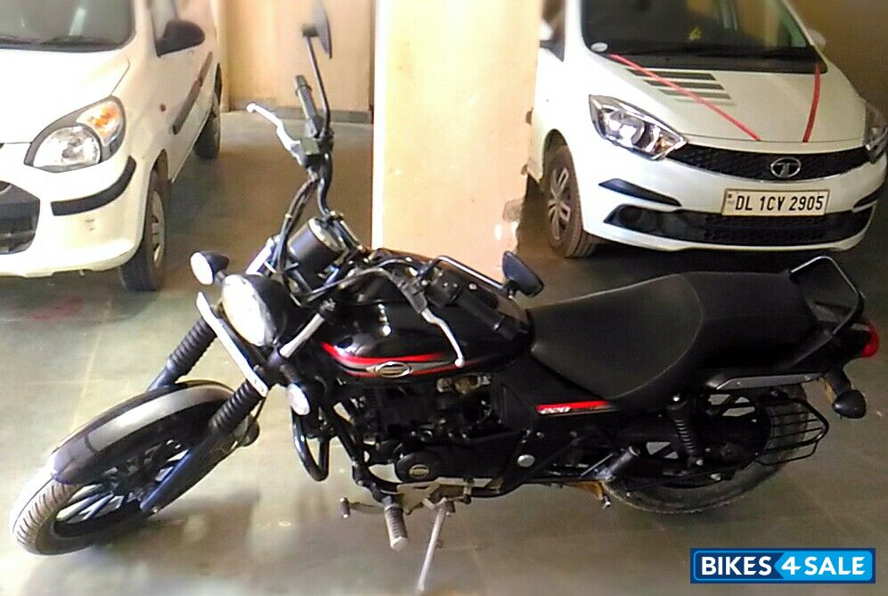 Black Bajaj Avenger Street 220