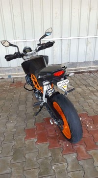 Black KTM Duke 390