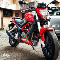 Red Benelli TNT 25