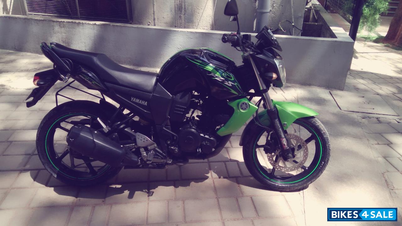 Greenblack Yamaha FZ-S