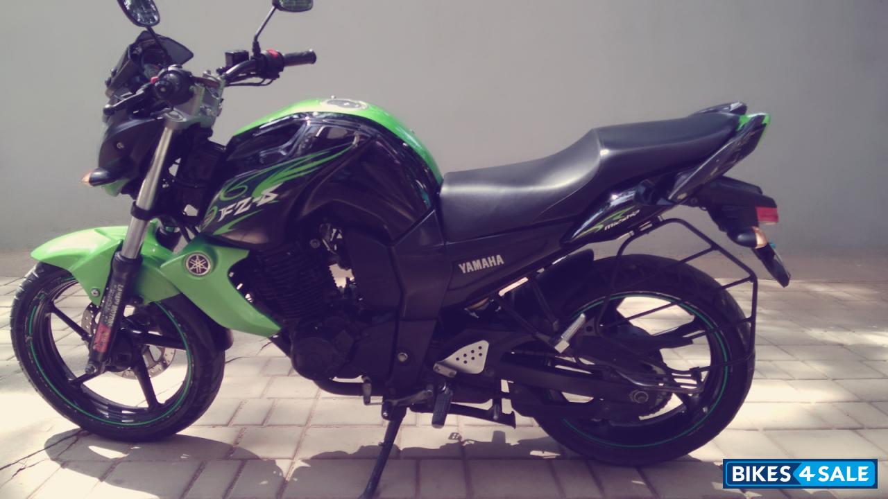 Greenblack Yamaha FZ-S