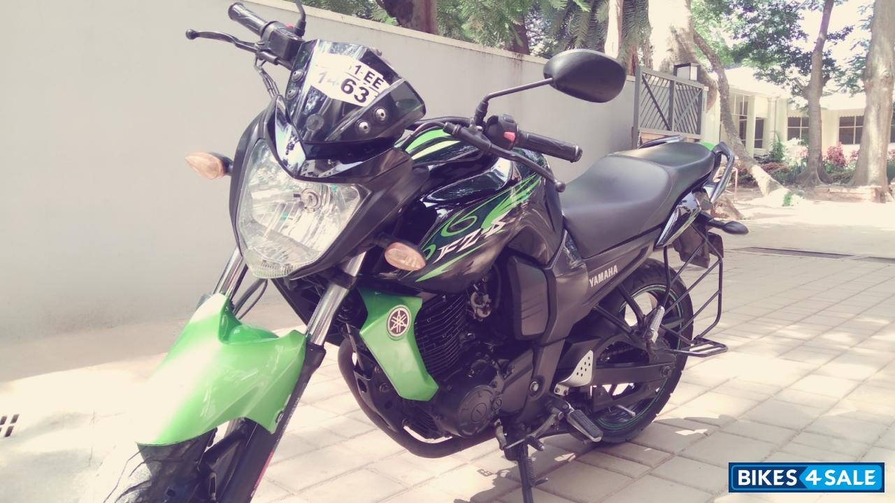 Greenblack Yamaha FZ-S