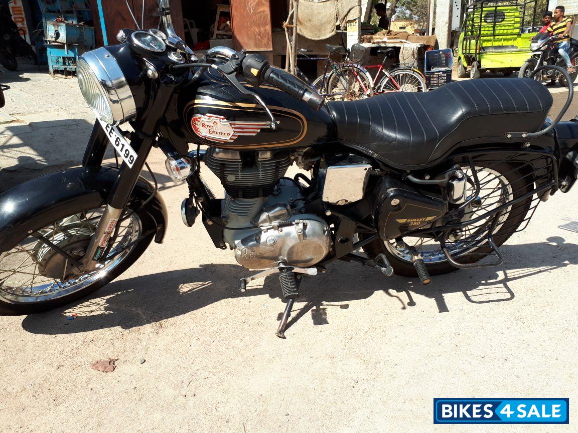 Black Royal Enfield Bullet 350 Twinspark