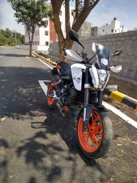 White KTM Duke 200