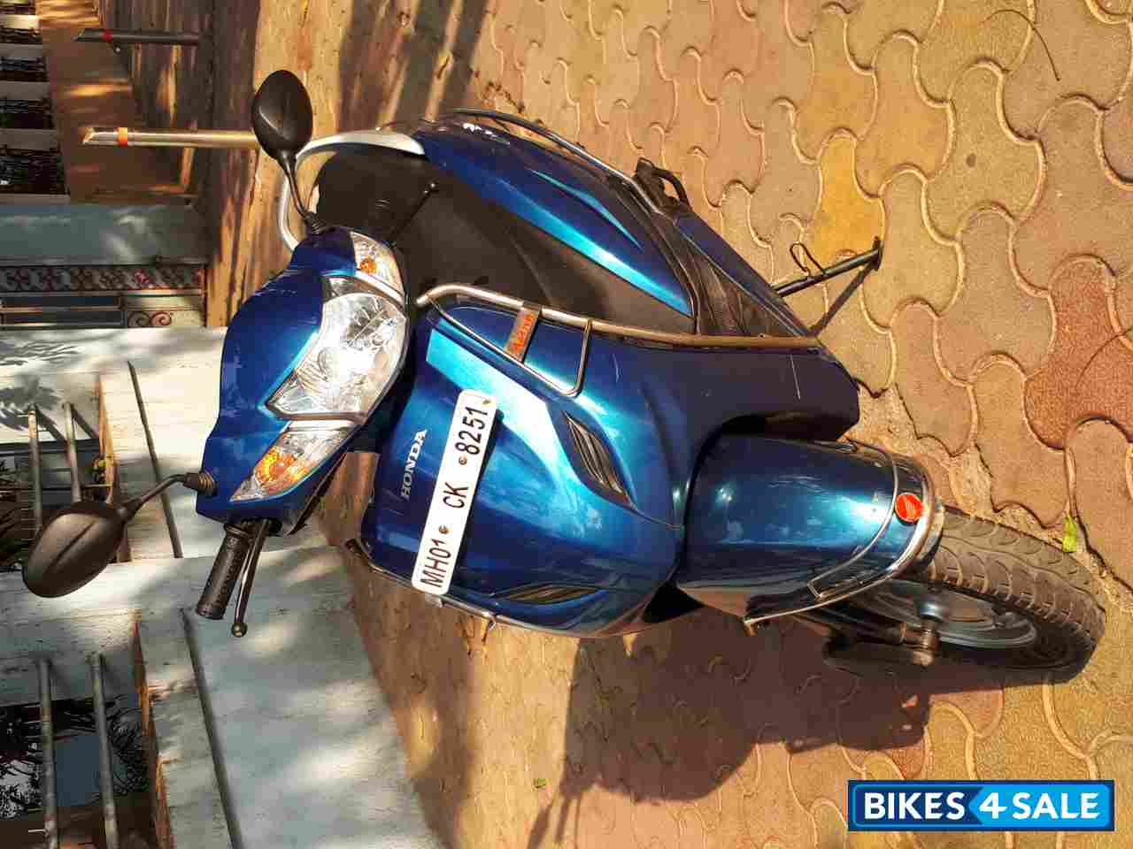 Blue Honda Activa 3G