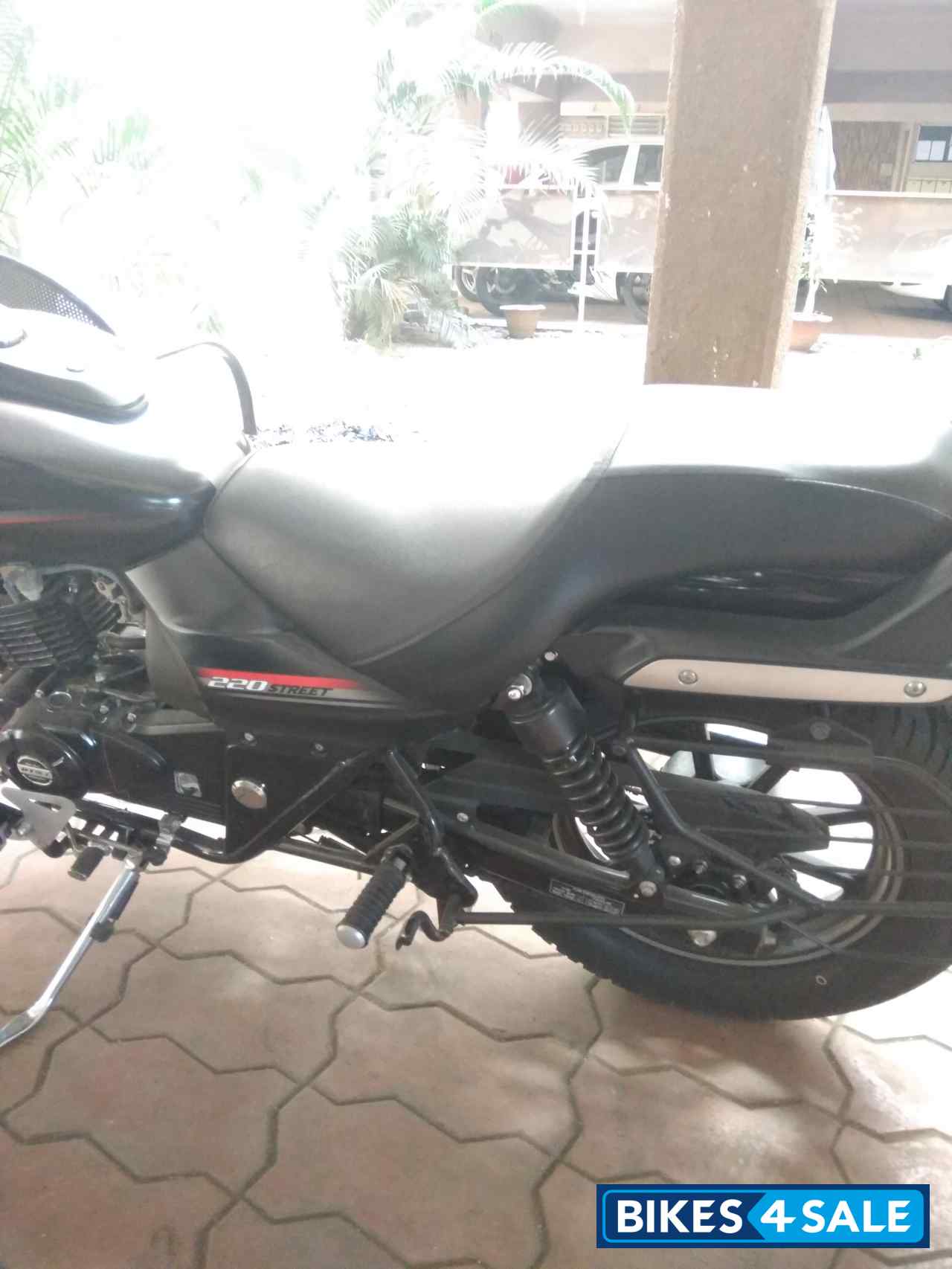 Brown Bajaj Avenger Street 220