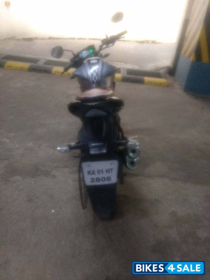 Grey Suzuki Gixxer SP