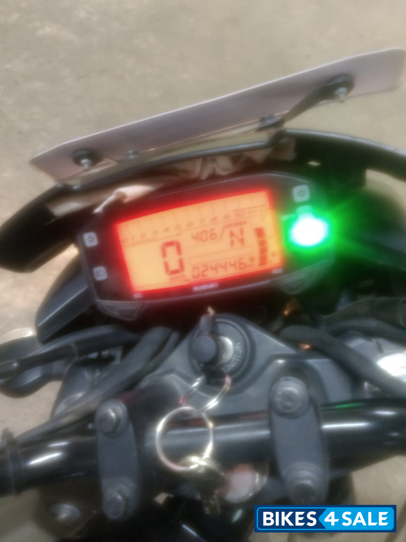 Grey Suzuki Gixxer SP