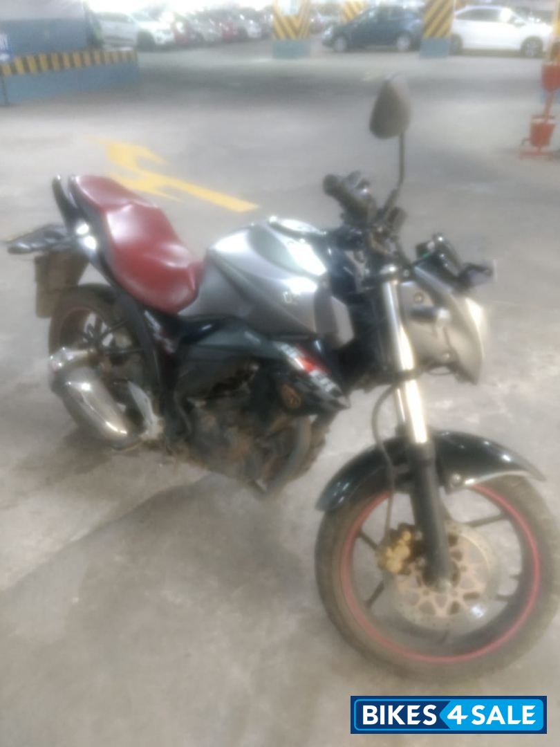 Grey Suzuki Gixxer SP