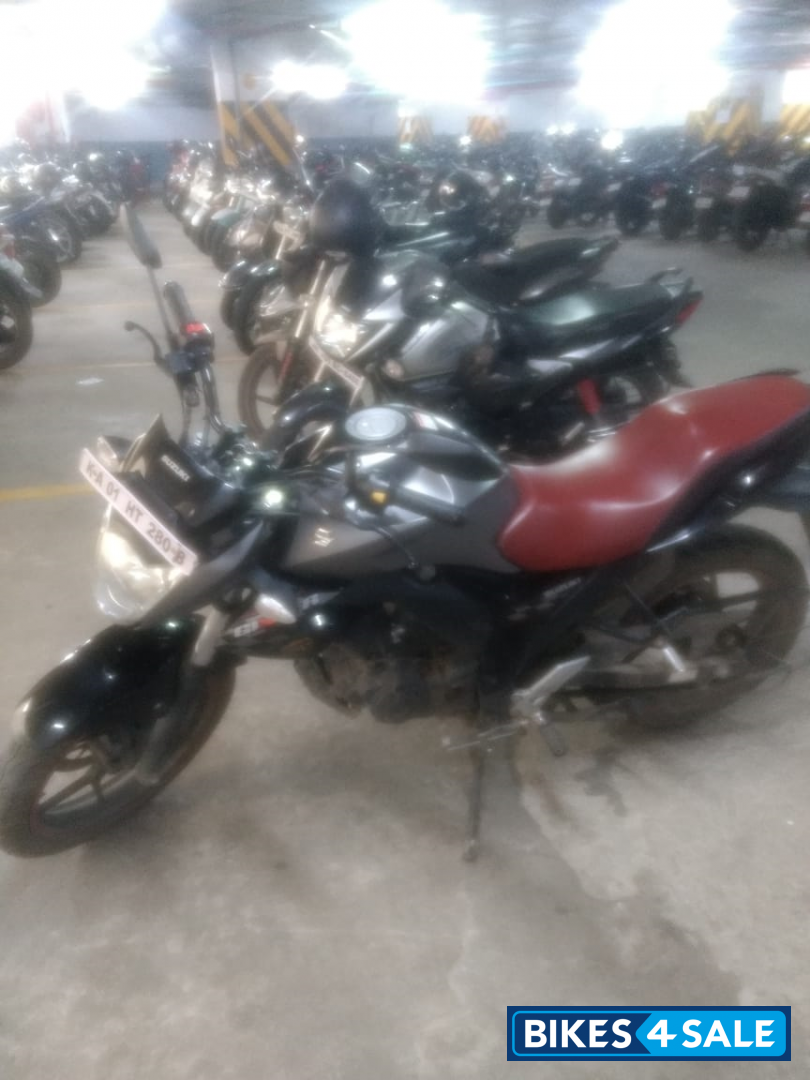 Grey Suzuki Gixxer SP