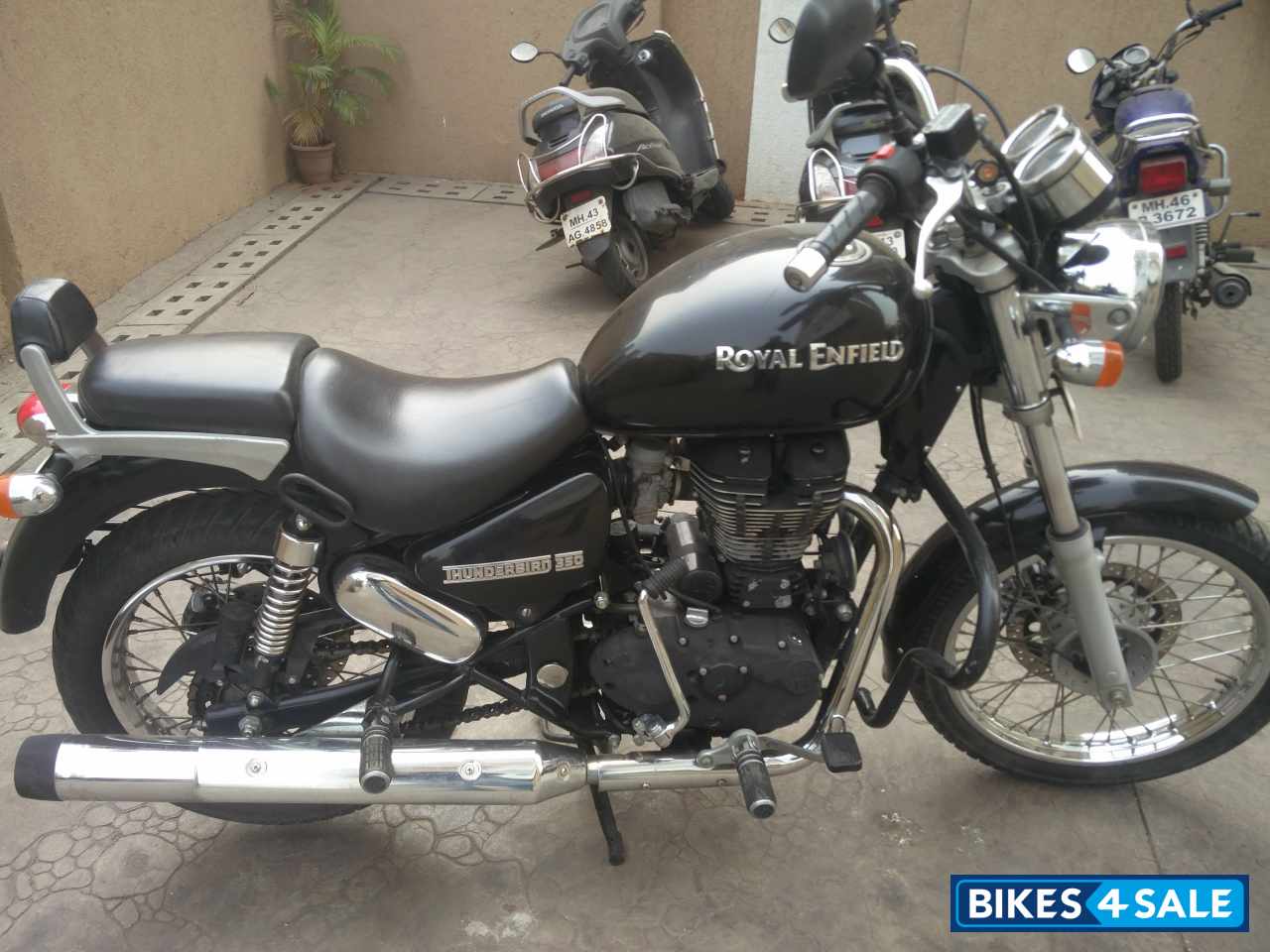 Blck Royal Enfield Thunderbird TwinSpark 350