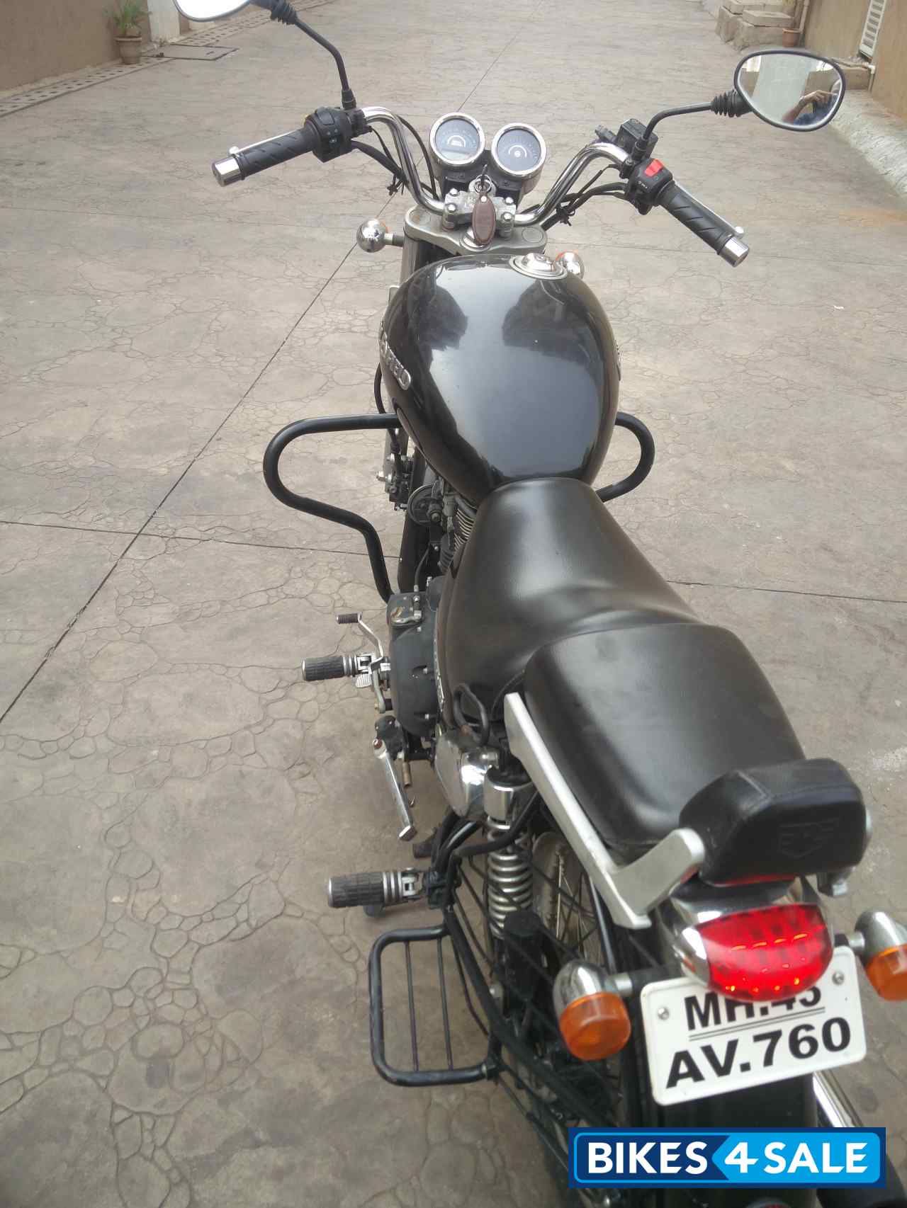 Blck Royal Enfield Thunderbird TwinSpark 350