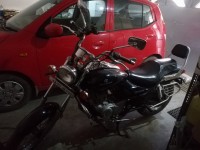 Black Bajaj Avenger 220 DTS-i