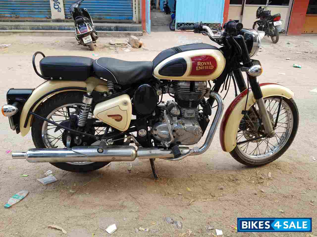 Tan Royal Enfield Classic 500