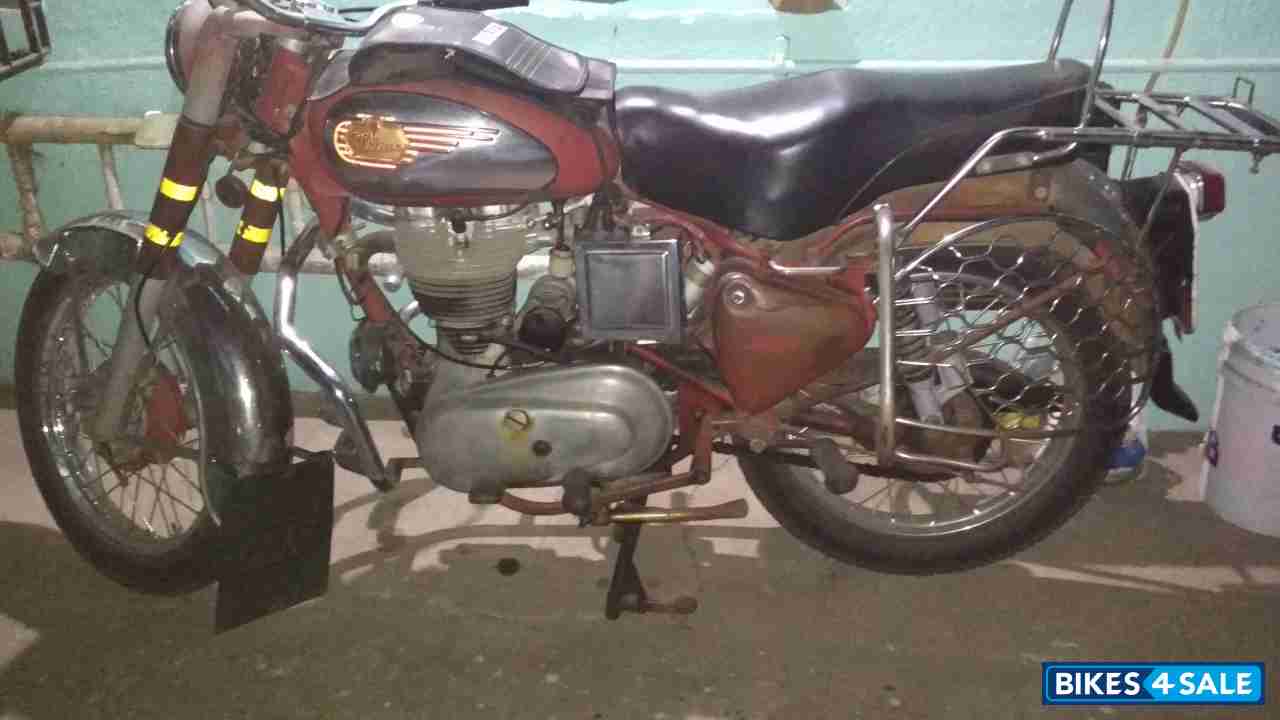 Red Royal Enfield Bullet Standard 350