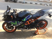 Black KTM RC 200