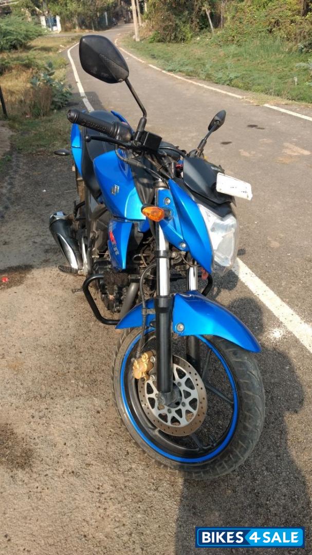 Blue Suzuki Gixxer 150