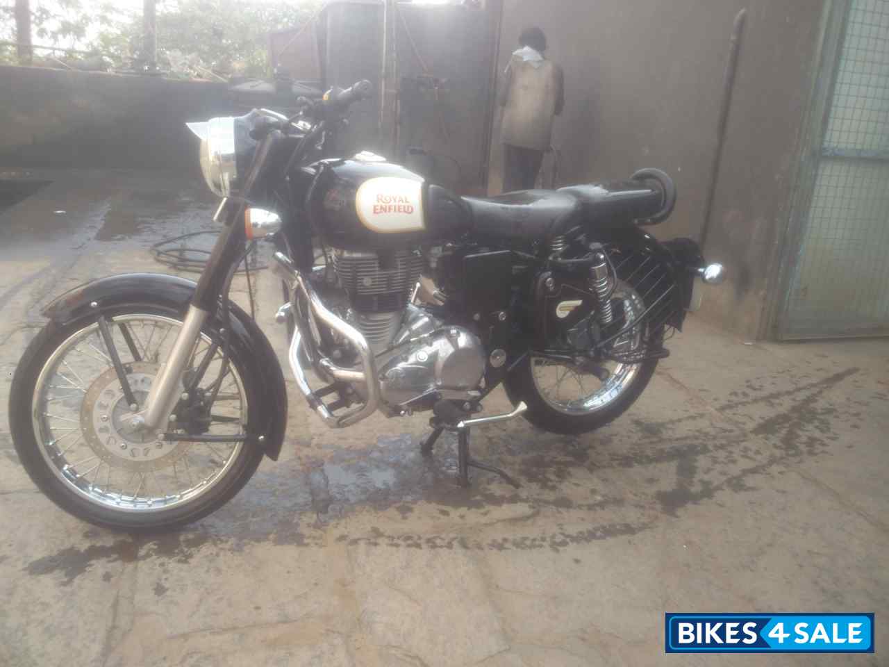 Black Royal Enfield Classic 350 Black Royal Enfield Classic 350
