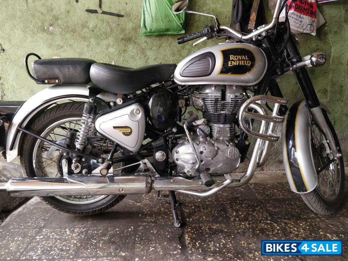 Silver Royal Enfield Classic 500