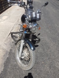 Black Royal Enfield Thunderbird 350