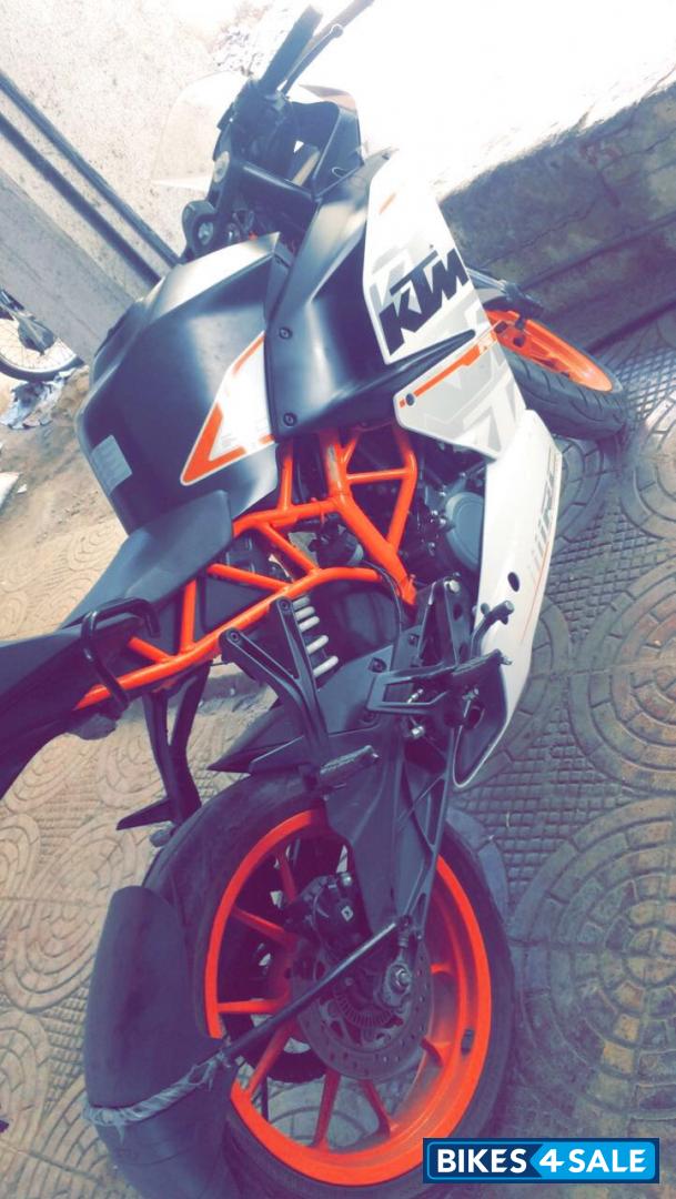 White Orange Black KTM RC 390