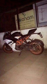 White Orange Black KTM RC 390