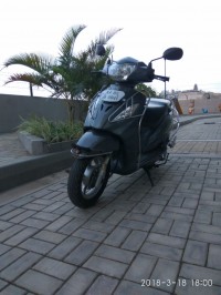 Grey TVS Wego