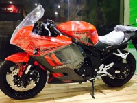 White Hyosung GT650R