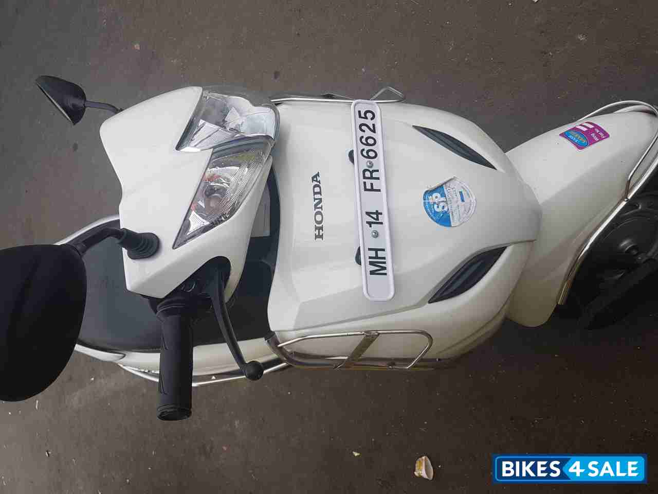 White Honda Activa 3G