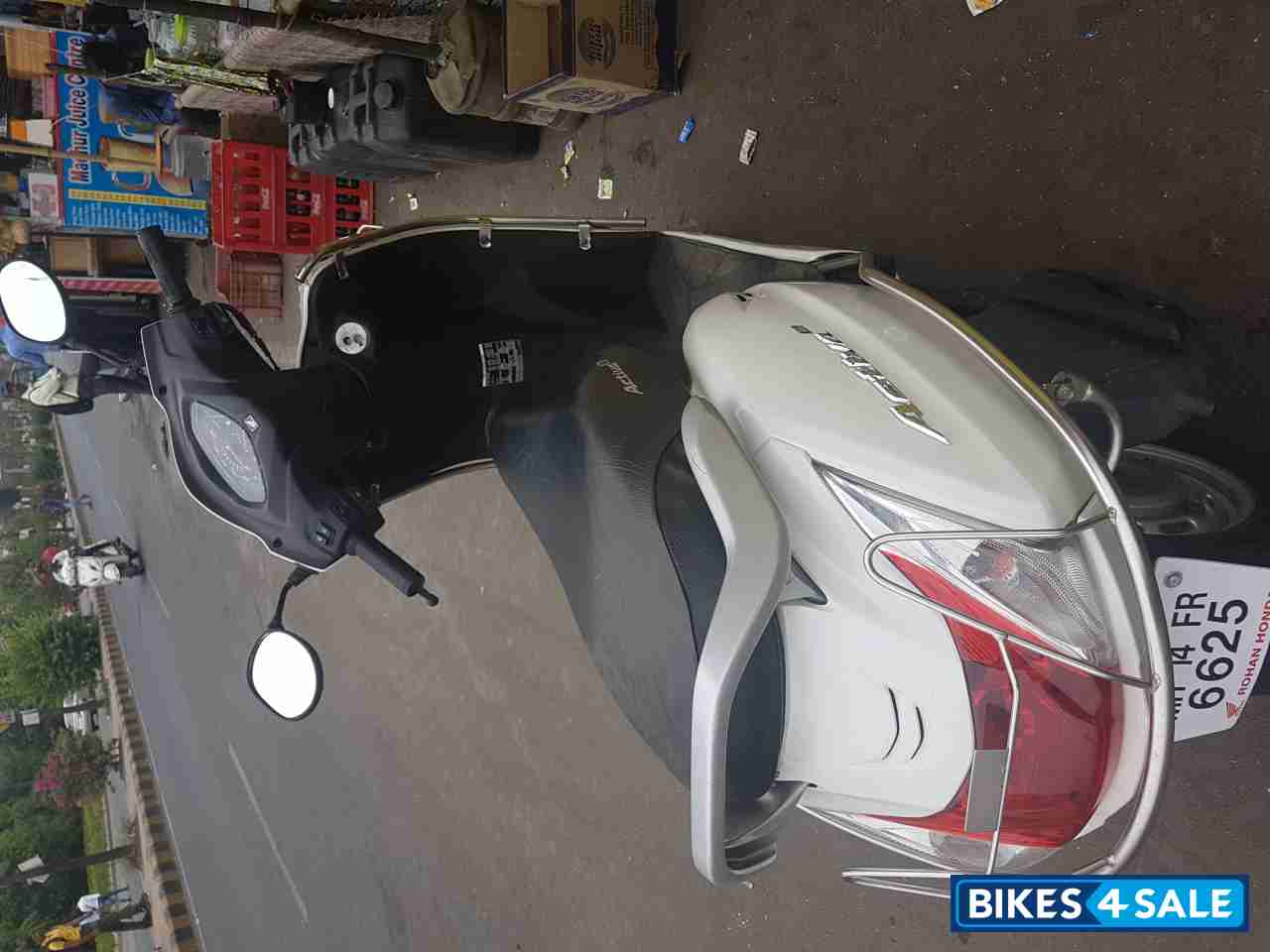 White Honda Activa 3G