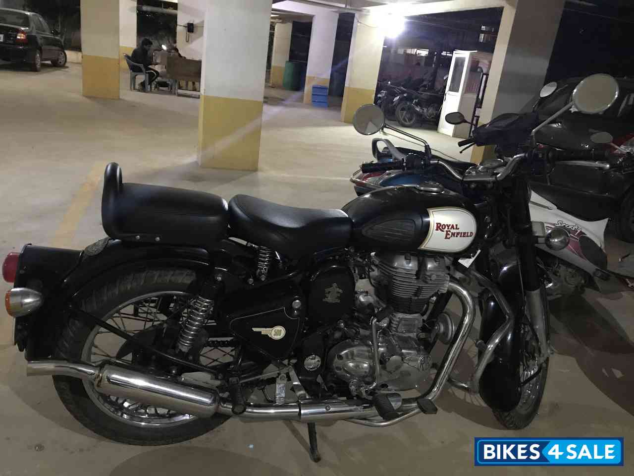 Black Royal Enfield Classic 500 Black Royal Enfield Classic 500