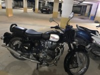 Black Royal Enfield Classic 500