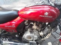 Red Bajaj Avenger 200 DTS-i