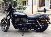 Black Harley Davidson Street 750