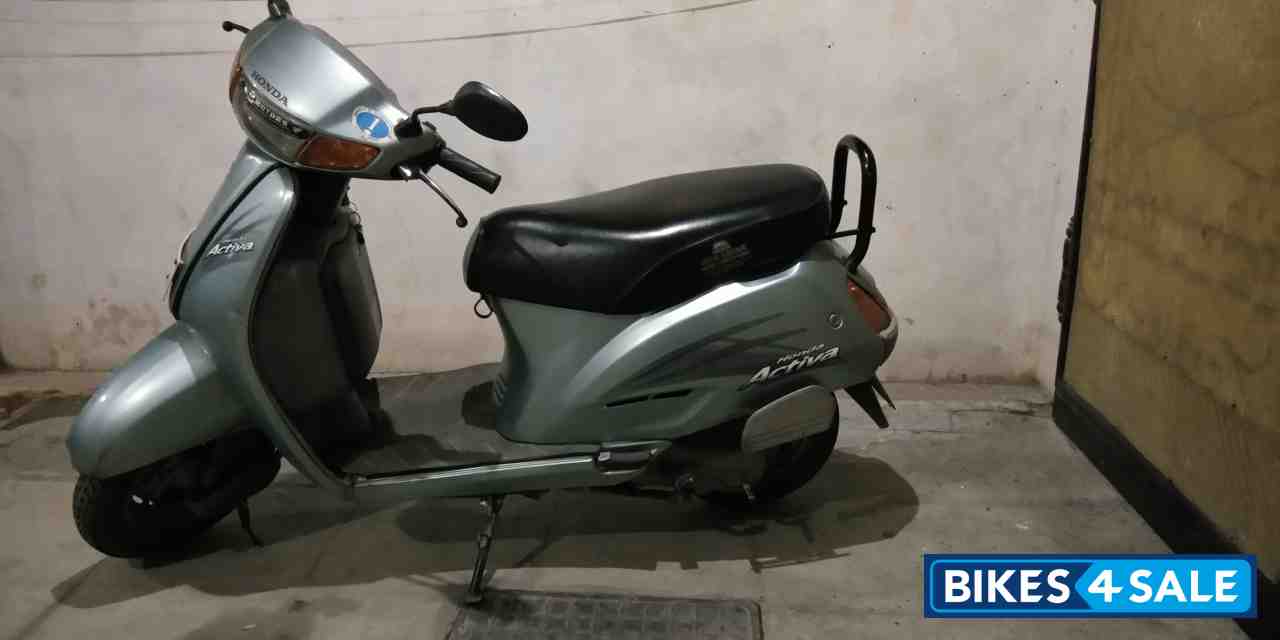 Green Honda Activa