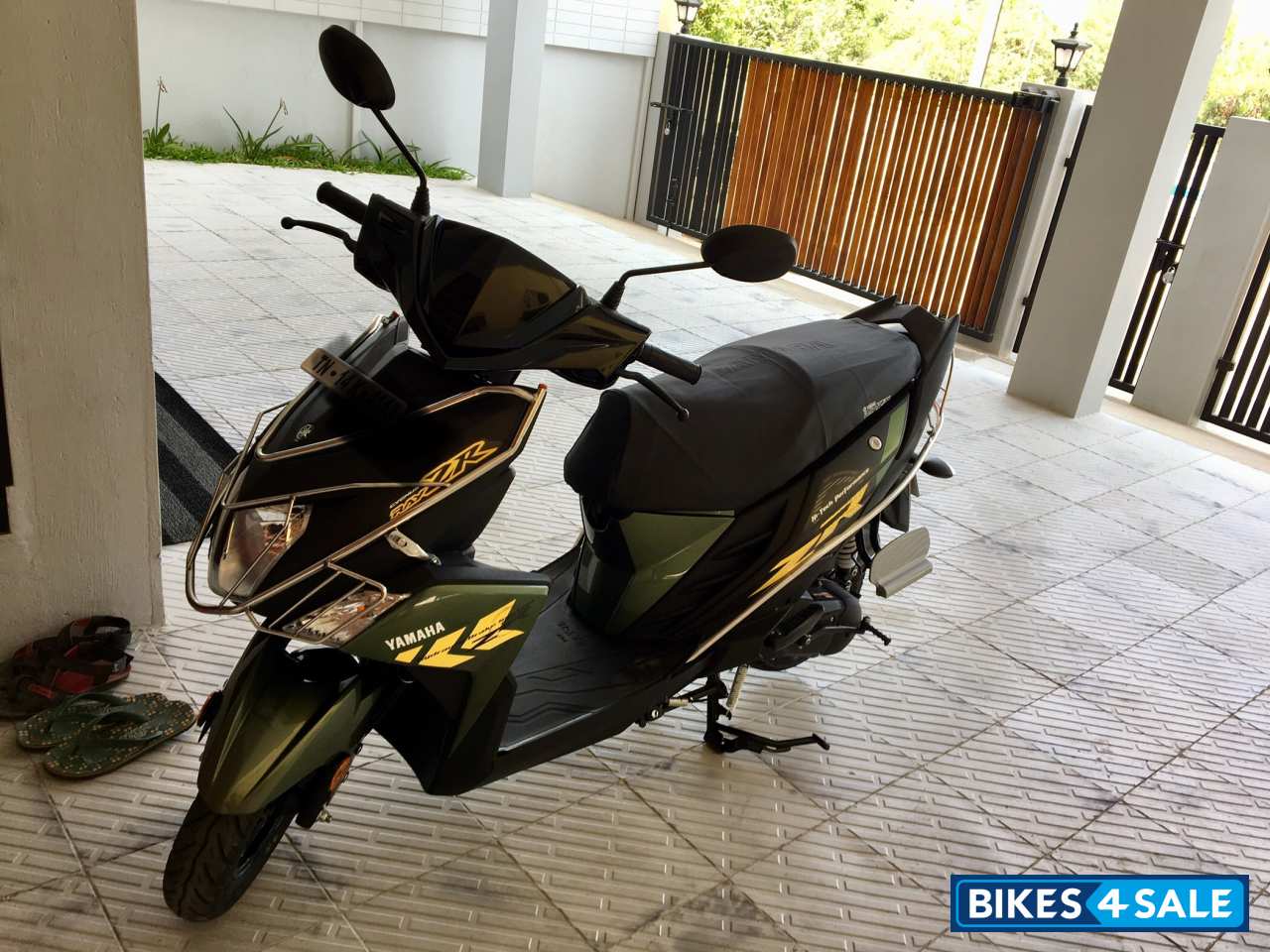 Army Green Yamaha Cygnus Ray ZR