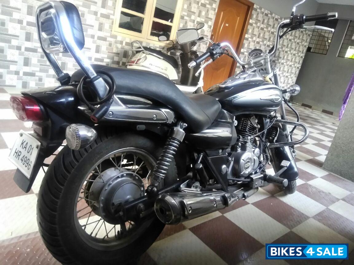 Black Bajaj Avenger Cruise 220