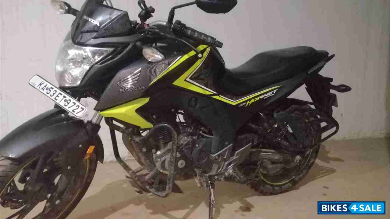 Striking Green Honda CB Hornet 160R ABS