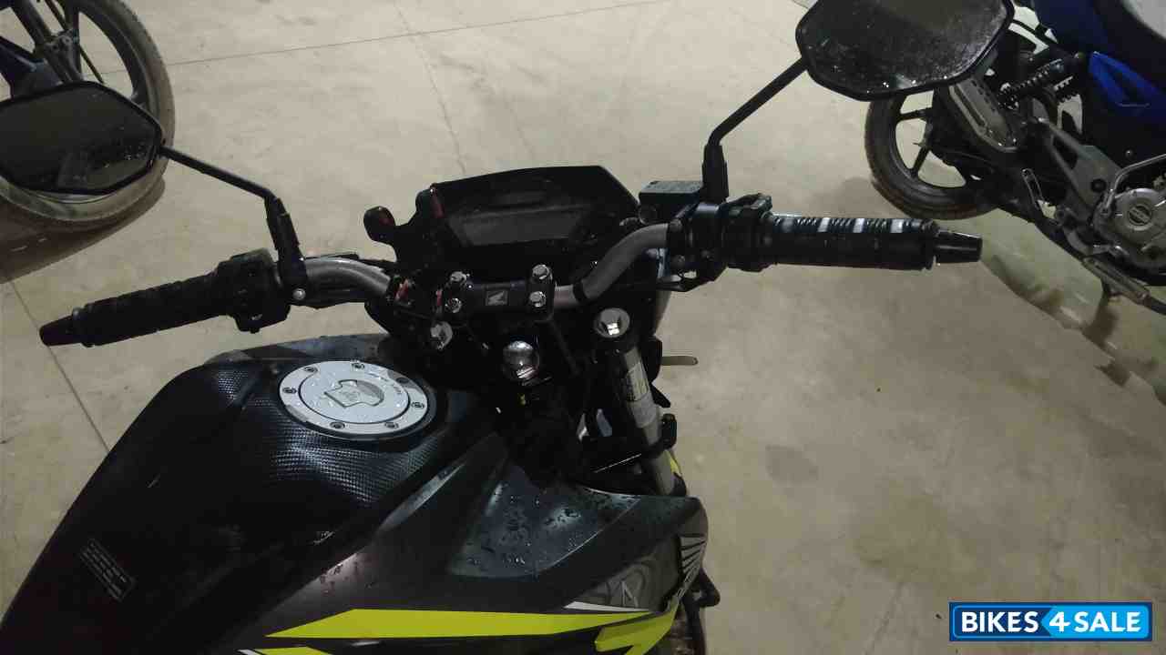 Striking Green Honda CB Hornet 160R ABS