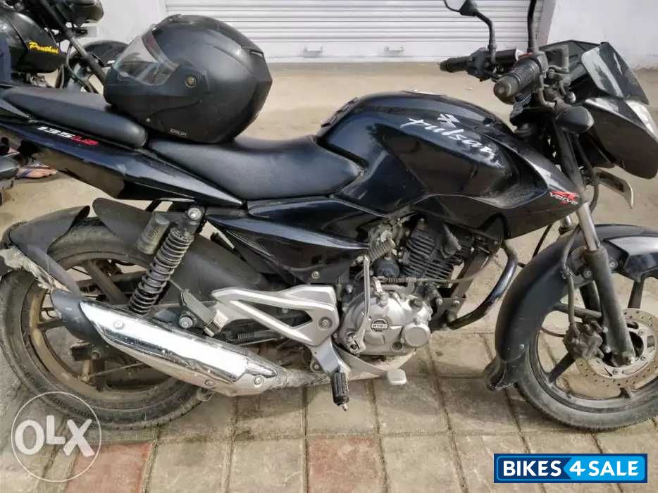 Black Bajaj Pulsar 135LS