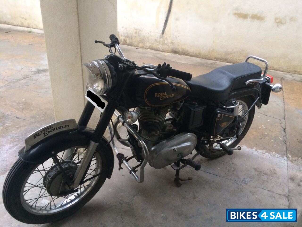Black Royal Enfield Bullet Standard 350