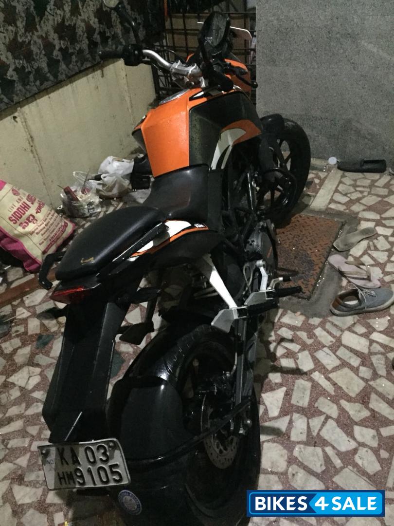 Orange KTM Duke 200