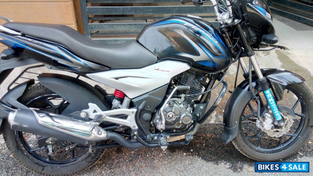 Black Bajaj Discover 125 ST