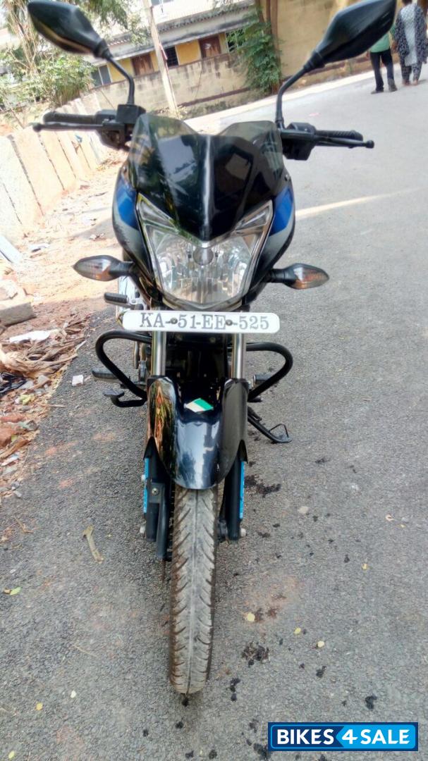 Black Bajaj Discover 125 ST
